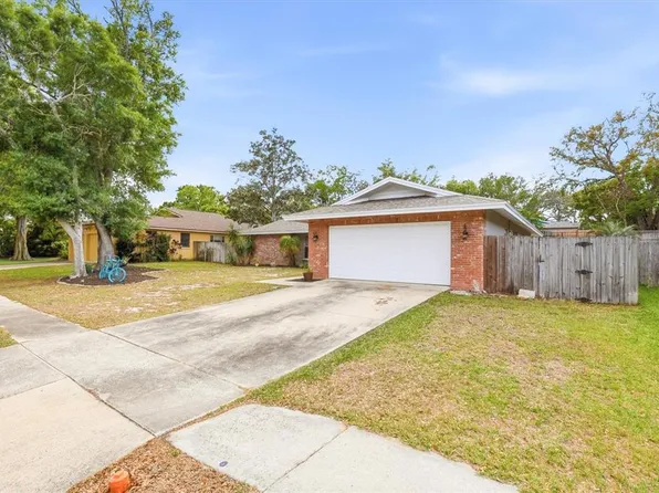 1143 Lancer Ln, Tarpon Springs, FL 34689