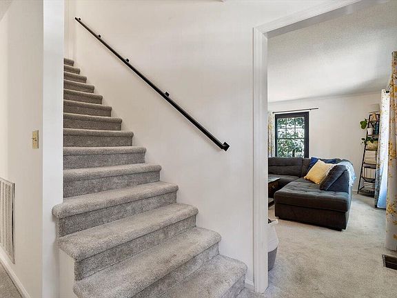 5th image of 3024 Rosewood Cir
