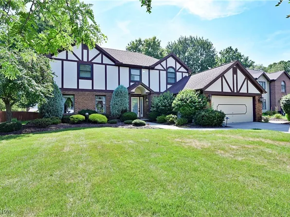 2679 Chadwick Ct, Westlake, OH 44145