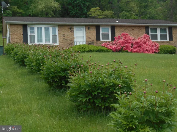 2227 Gablehammer Rd, Westminster, MD 21157