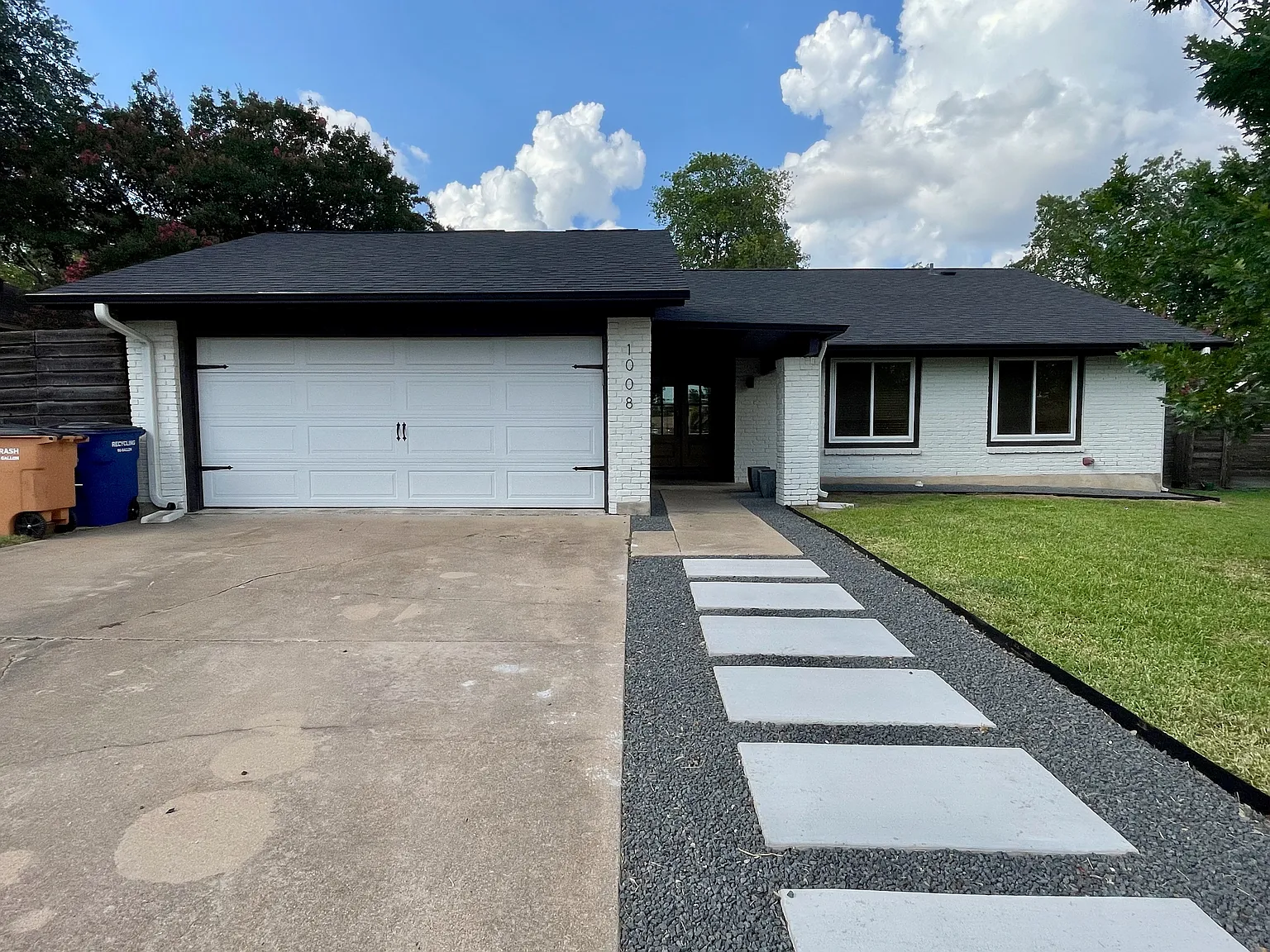 3 bed, 1617 sqft, $2,700 — Photo 1