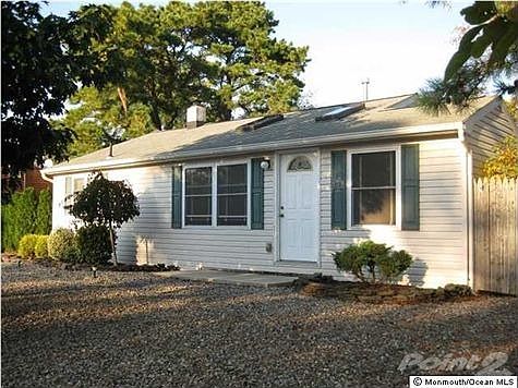 3rd image of 135 Club House Rd