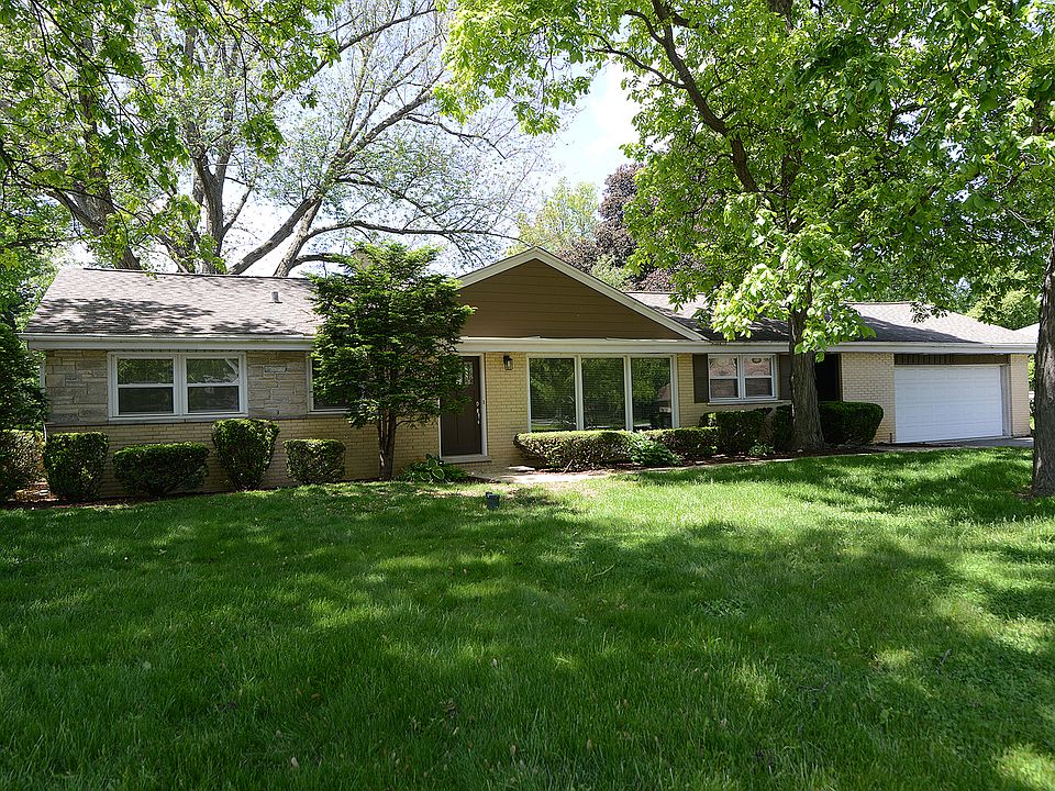 1st image of 6N002 Laurel Dr