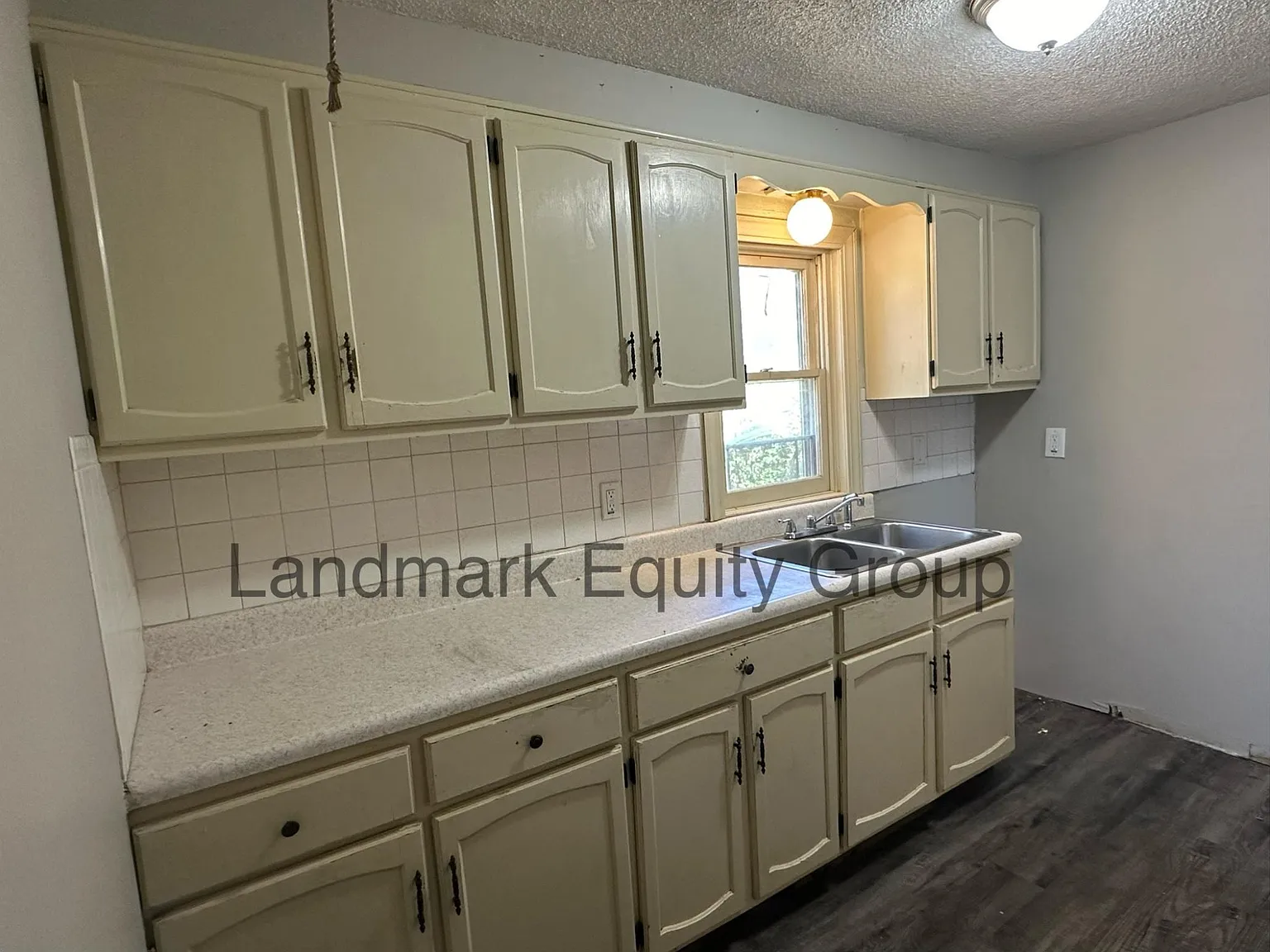 2 bed, 1022 sqft, $1,100 — Photo 3