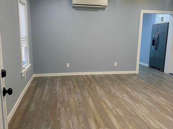 3rd image of 73 Church St