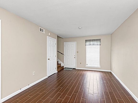 2nd image of 522 S Flannery Rd APT A