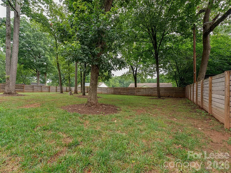 5646 Oak Dr — Photo 33