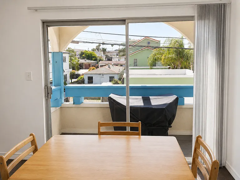 1433 Thomas Ave #11 — Photo 4