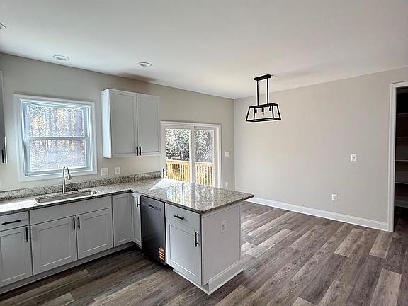 5th image of 249 Wildwood Rd