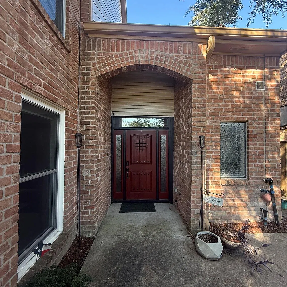 2 bed, 2.5 bath, 2401 sqft, $2,100 — Photo 2
