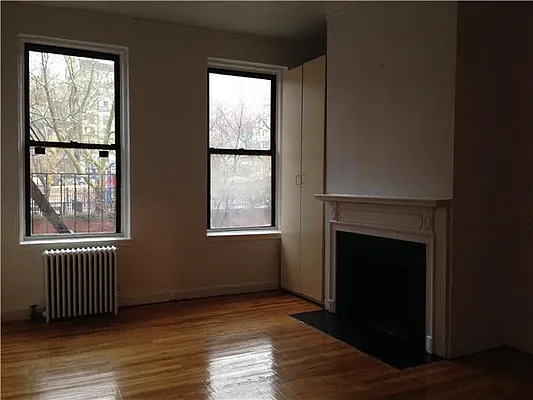 Rented by The Berkson Group | media 21