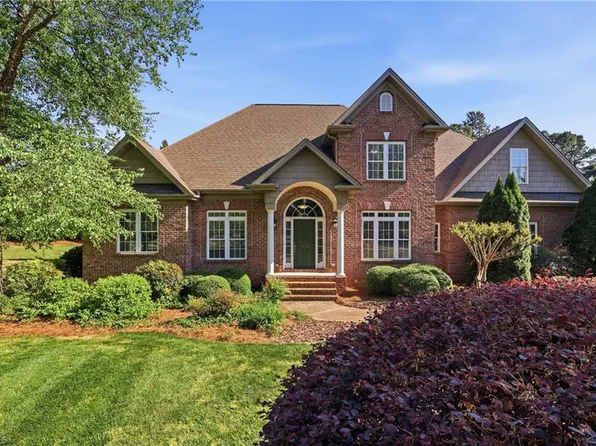 7492 Bethel View Ct, Oak Ridge, NC 27310