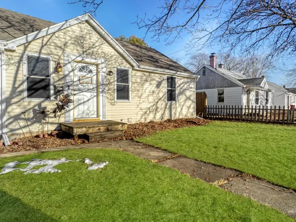 946 Adams STREET, Neenah, WI 54956