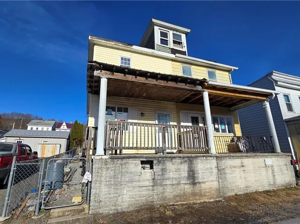 140 Railroad St, Locust Gap, PA 17840