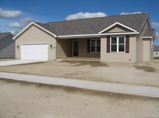 2085 Redwood Ct, Davison, MI 48423