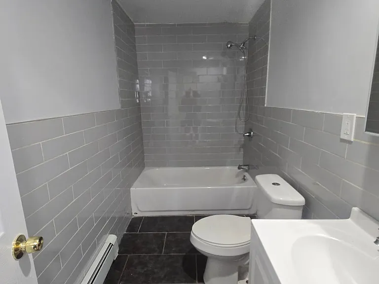 6 Rutgers Ave #BASEMENT — Photo 4