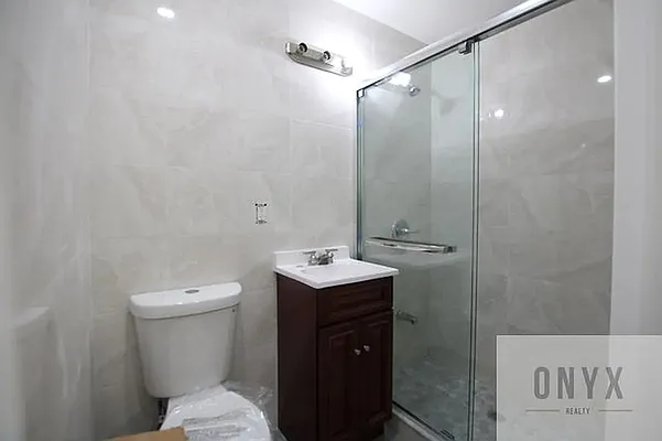 Rented by Onyx | media 24