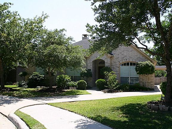 2nd image of 22515 Coral Chase Ct