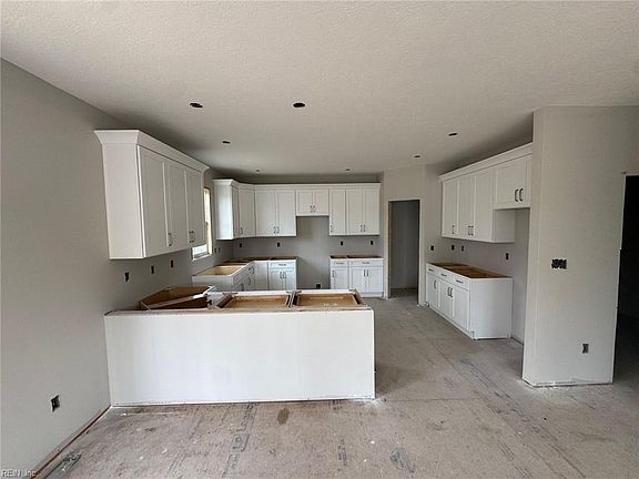 3rd image of 3901 Seaford Rd