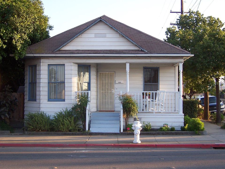 1st image of 1023 W 4th St