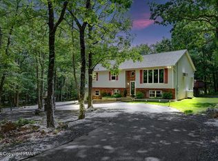 160 Squirrelwood Ct, Effort, PA 18330