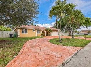 21533 SW 128th Pl, Miami, FL 33177