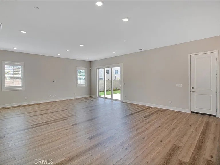 27031 California Ct — Photo 6