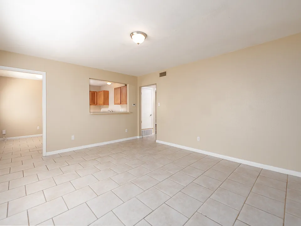 7300 Twin Crest Dr #201