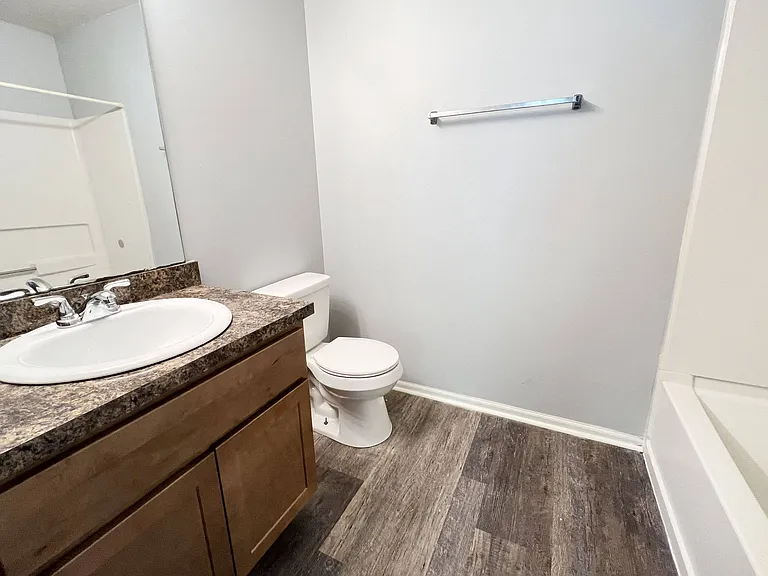 Eagle Crest Apartments — Photo 40