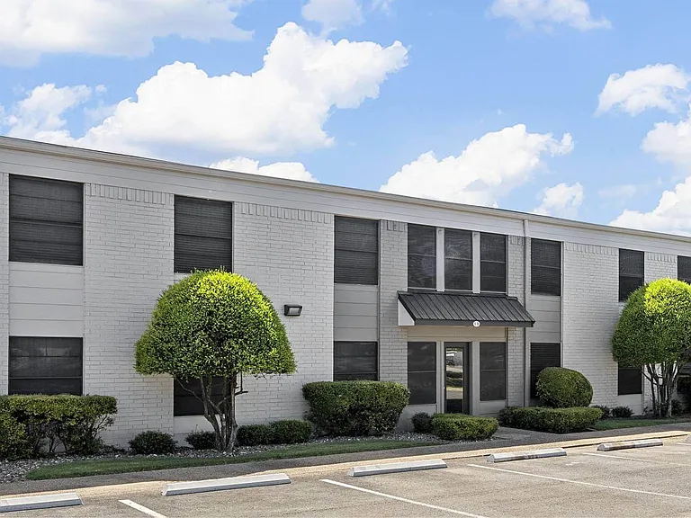 Brookside Apartments — Photo 3