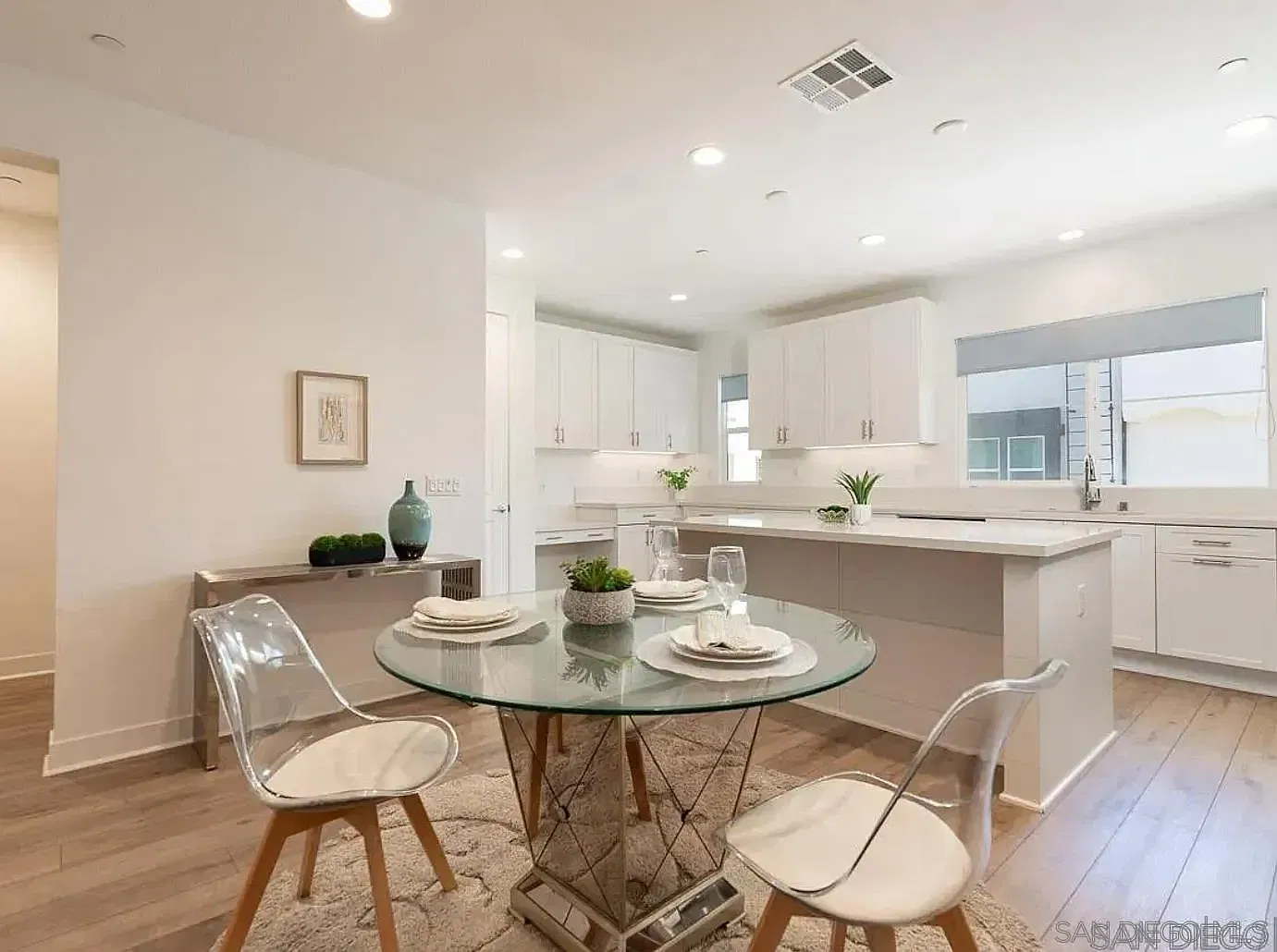 3 bed, 3.5 bath, 1820 sqft, $3,600 — Photo 1