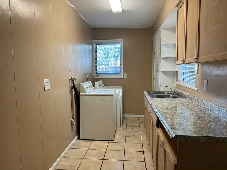 407 Engman St #1 — Photo 23