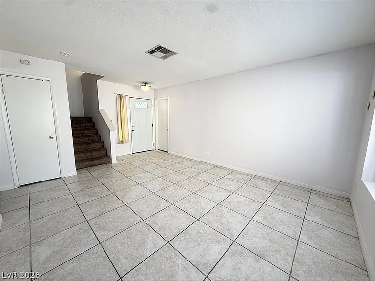 2066 Waverly Cir — Photo 33
