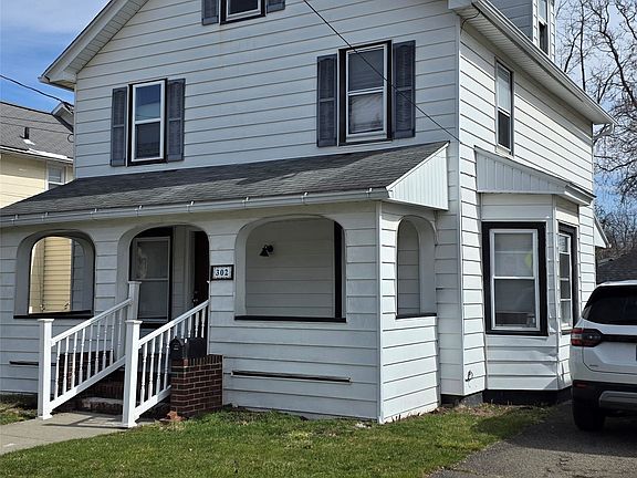 2nd image of 302 Squires Ave