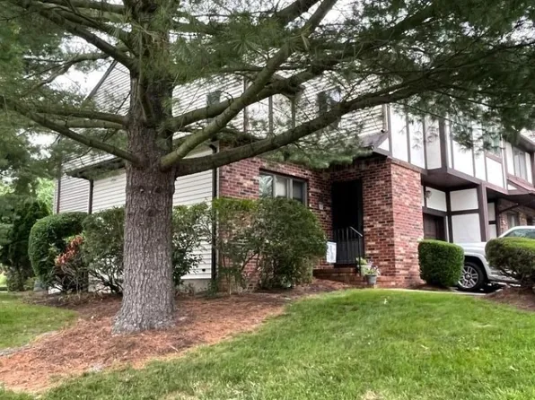 2 Leicester Ln, Ewing Twp., NJ 08628