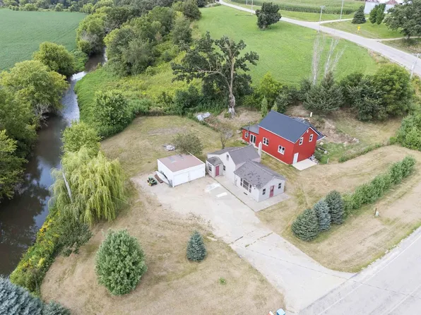 9741 County Road H, Cuba City, WI 53807