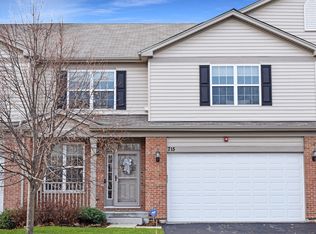 715 Spencer Ln, Lake Zurich, IL 60047