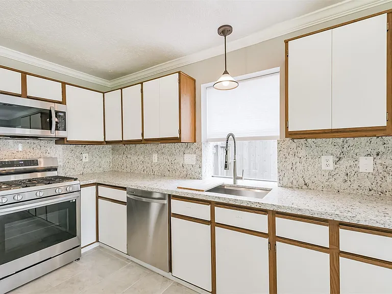 1623 Stonehaven Village Cir — Photo 9