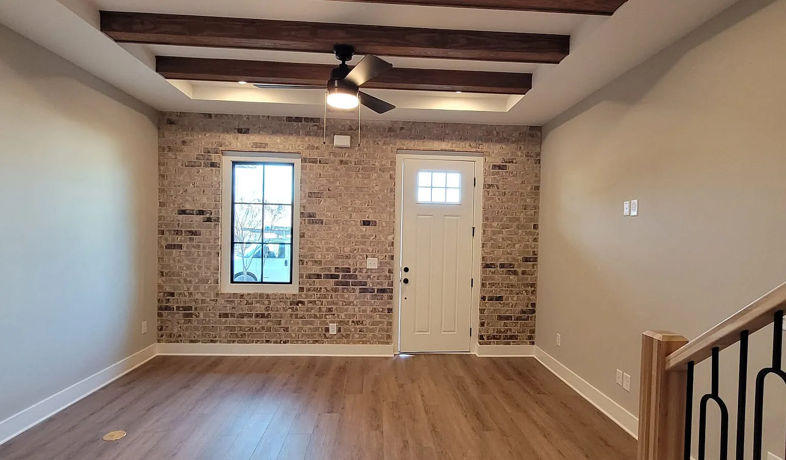 3 bed, 1380 sqft, $2,285 — Photo 2