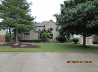 3673 Edinborough Dr, Rochester Hills, MI 48306