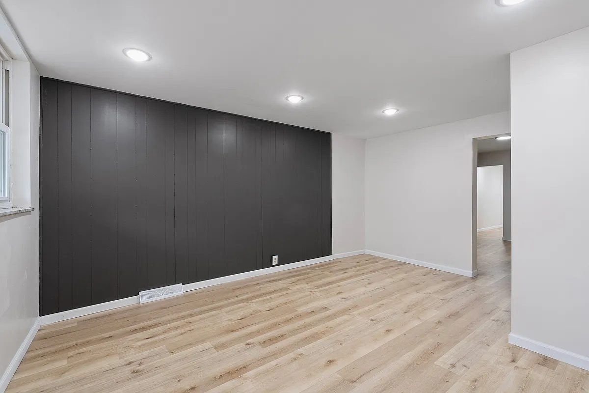 3 bed, 2.5 bath, 2014 sqft, $2,000 — Photo 4
