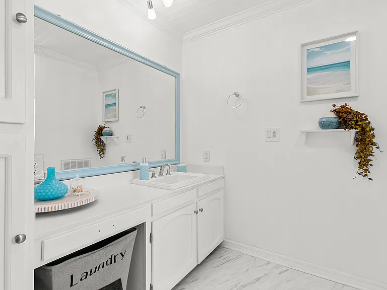 583 Pocahontas Dr — Photo 3