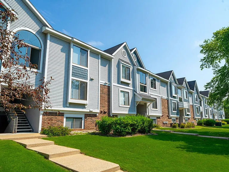 Windmill Lakes Apartments — Photo 38