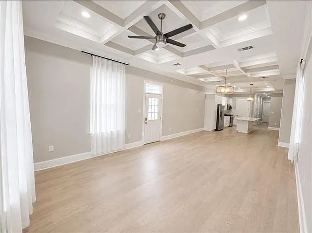 3 bed, 2.0 bath, 1765 sqft, $2,200 — Photo 2
