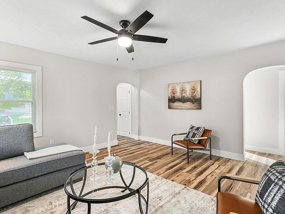 5th image of 1313 College St