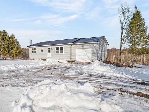 3rd image of 3024 Tyler Rd