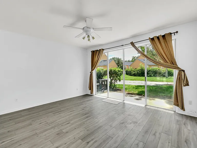 4505 Saint Georges Ct — Photo 18