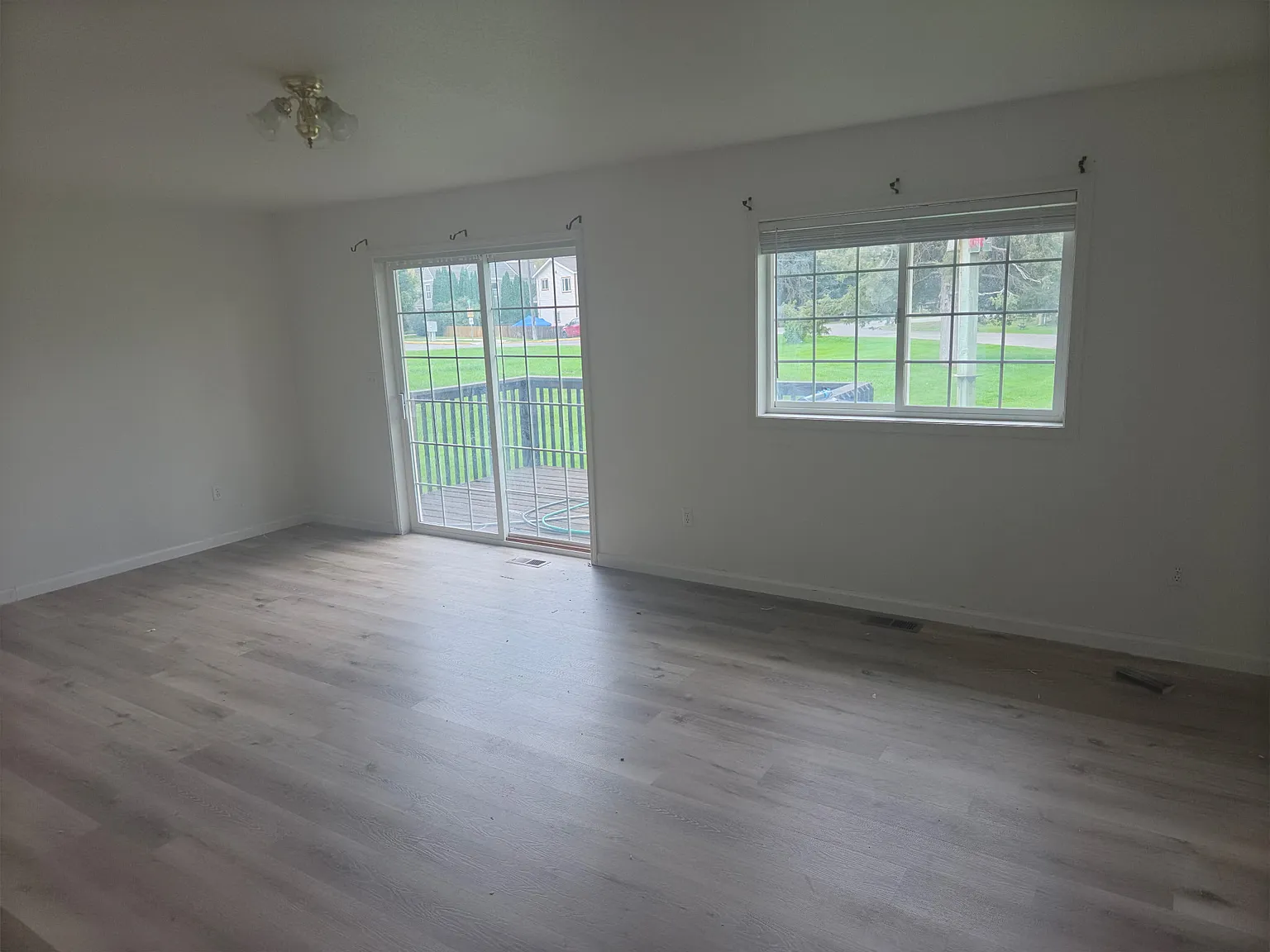 3 bed, 1100 sqft, $2,000 — Photo 3