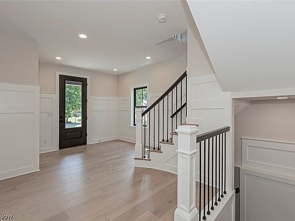 4th image of 380 Canterbury Rd