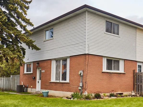 689 Gibb St, Oshawa, ON L1J 1Z8